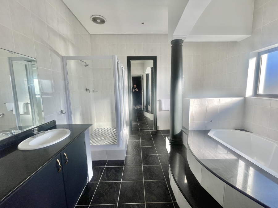 9 Bedroom Property for Sale in Sunset Beach Western Cape